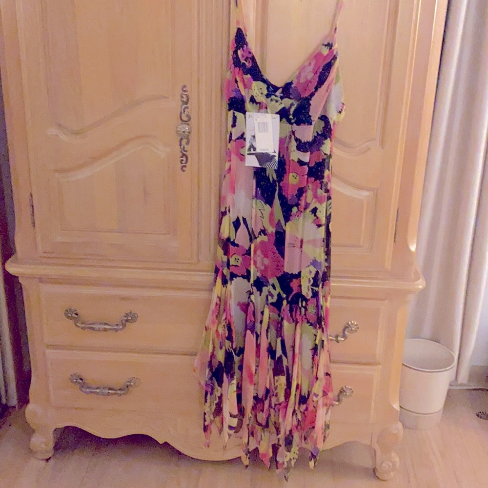 Betsey Johnson designer dress scarf bottom crepe fabric and lined. Runs bigger